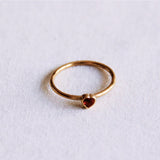 Minimalistische ring met kristallen hart - rood - Selva & Co