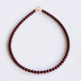 Natuurstenen kleine kralenketting - bordeaux - Selva & Co