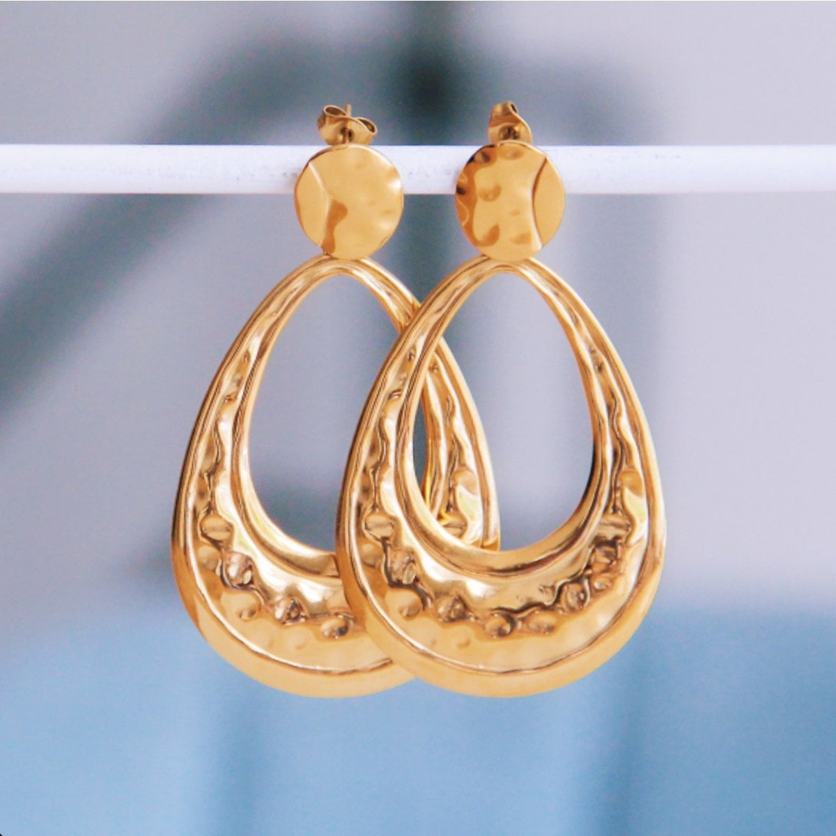 Statement oorbel met druppelvorm - goud - Selva & Co
