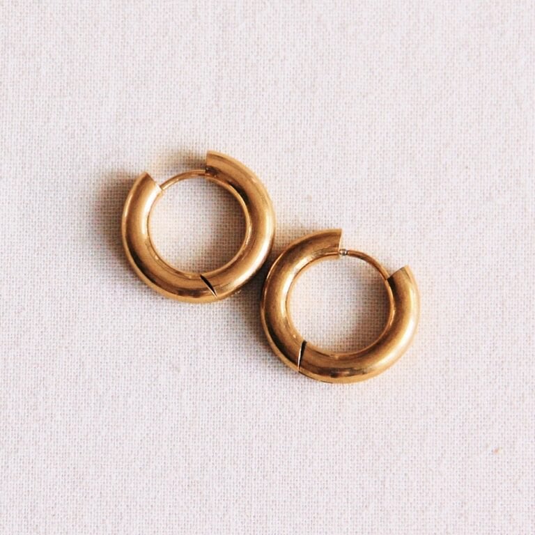 EA516: Stainless steel wide creole 16mm - gold - Selva & Co