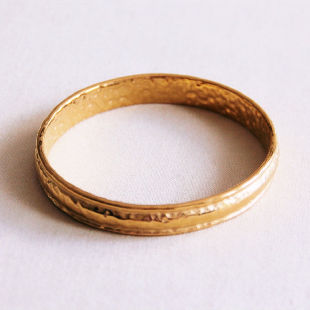 Bangle "Chic and Elegant' - Selva & Co