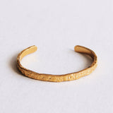 Bangle gedeukt - goud - Selva & Co