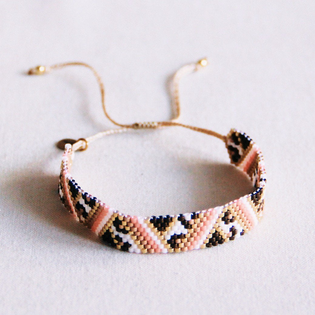 Weaving bracelet with zigzag and leopard print - salmon/brown/white - Selva & Co