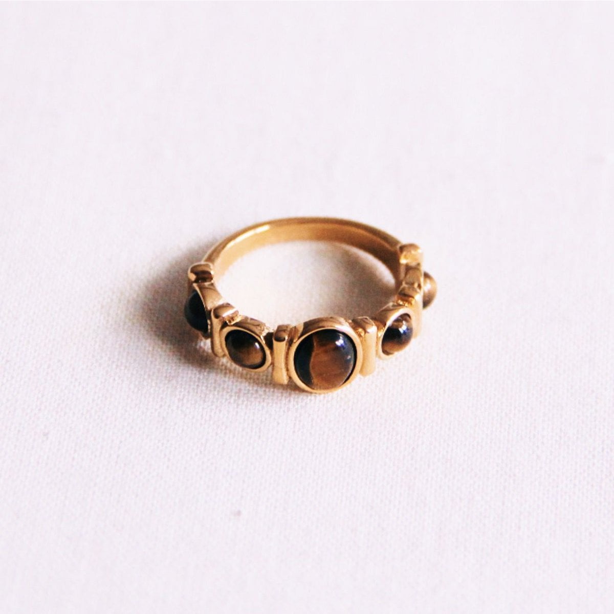 Smooth ring met 5 parels - bruin - Selva & Co