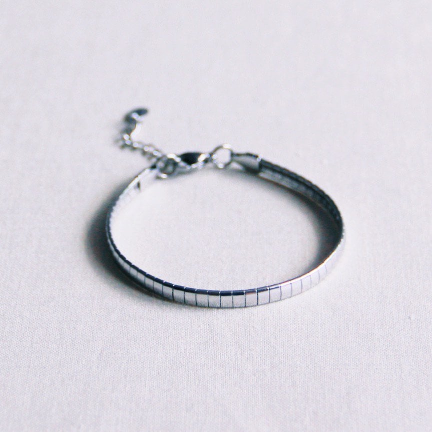 SA812 - Steel flat bracelet striped - silver - Selva & Co