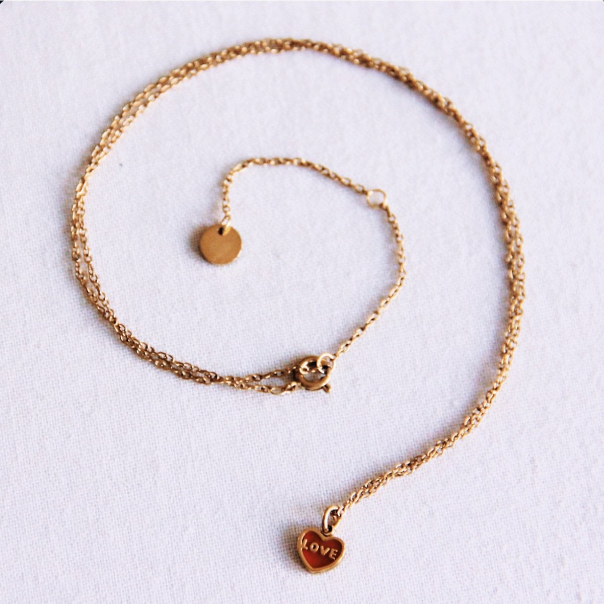 Fine necklace with mini LOVE heart - red/gold - Selva & Co
