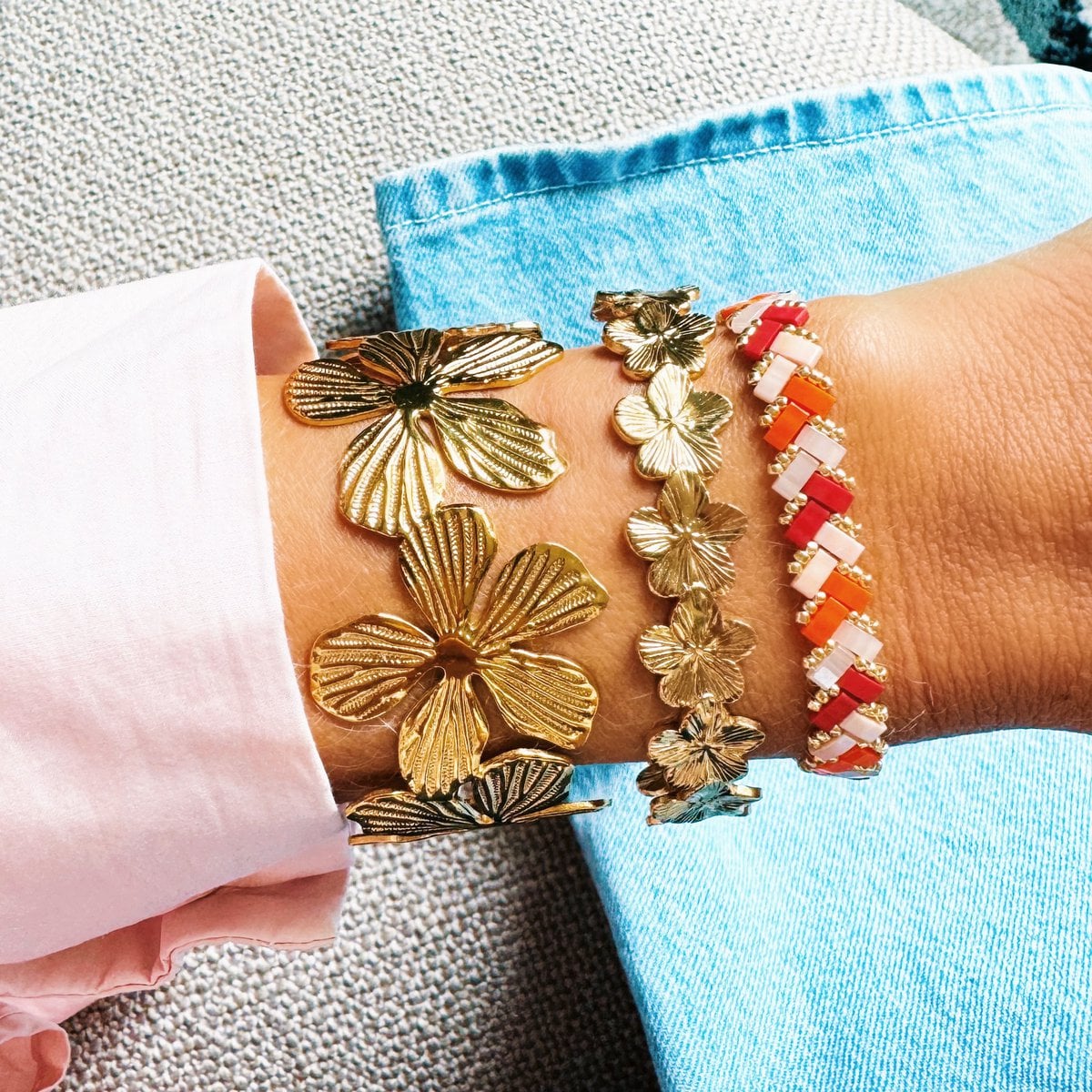 Bangle bloemen - goud - Selva & Co