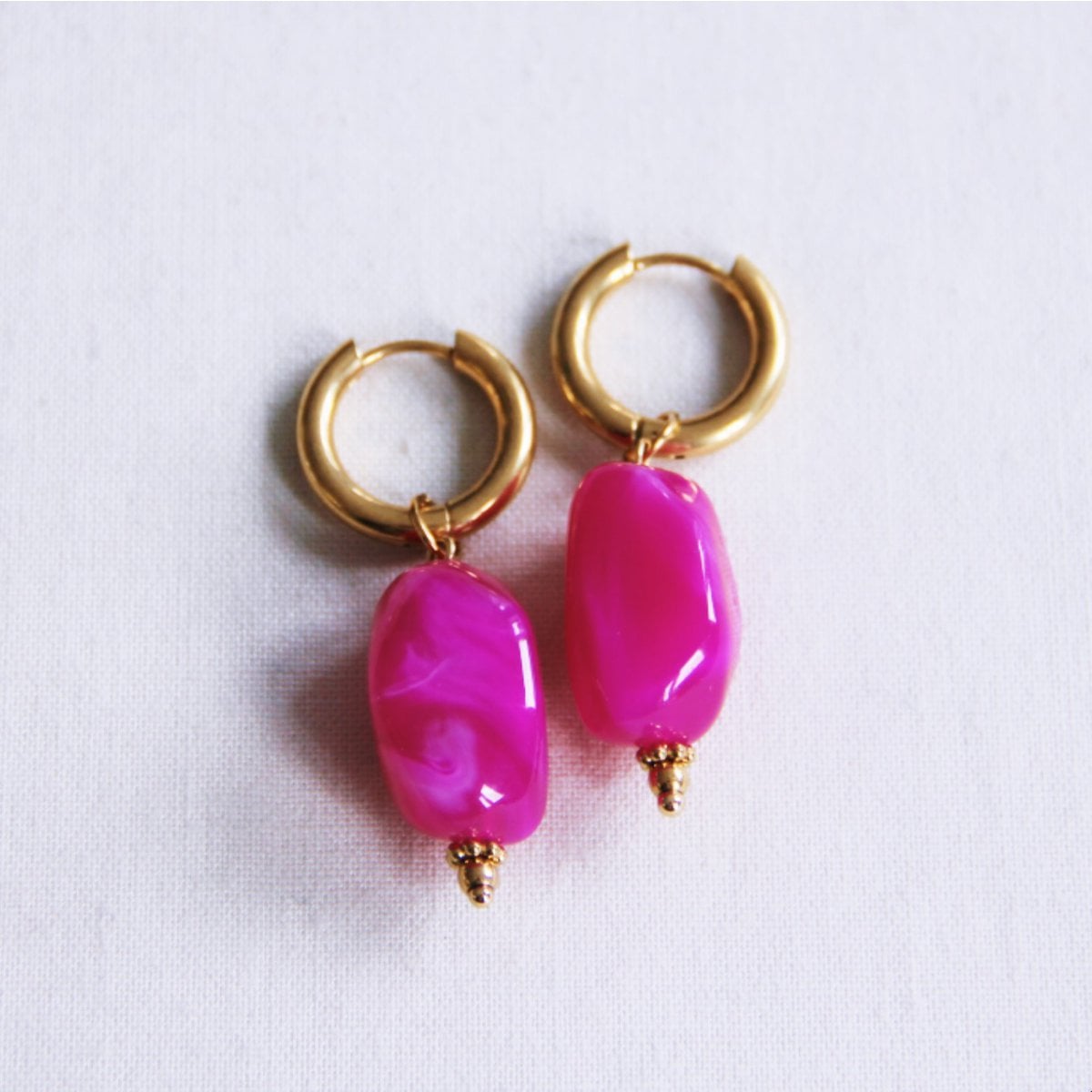 Wide hoop with nugget charm - fuchsia - Selva & Co