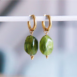 Brede oorring 'nugget' bedel - groen - Selva & Co