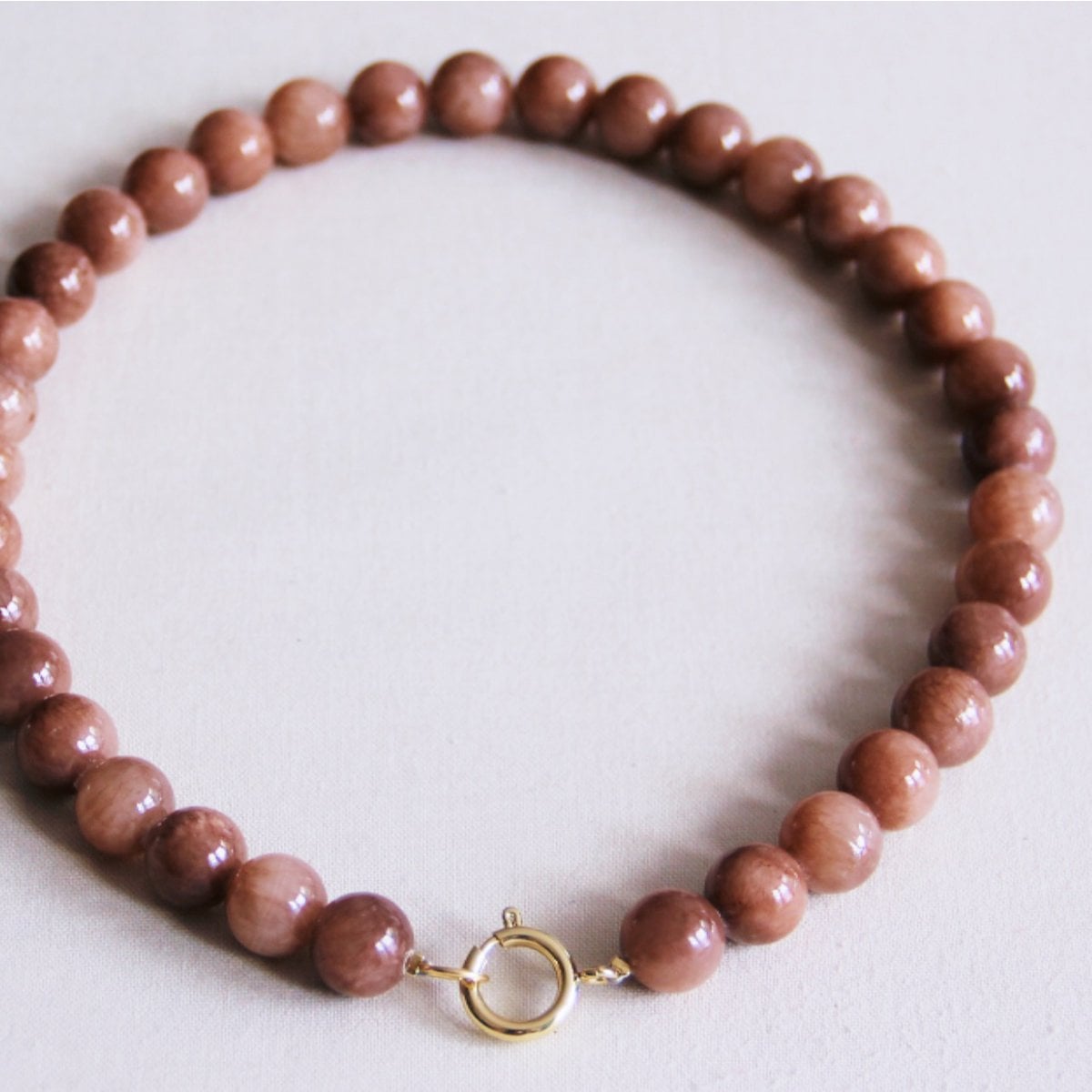 Natuurlijke stenen kralenketting XL - bruin - Selva & Co