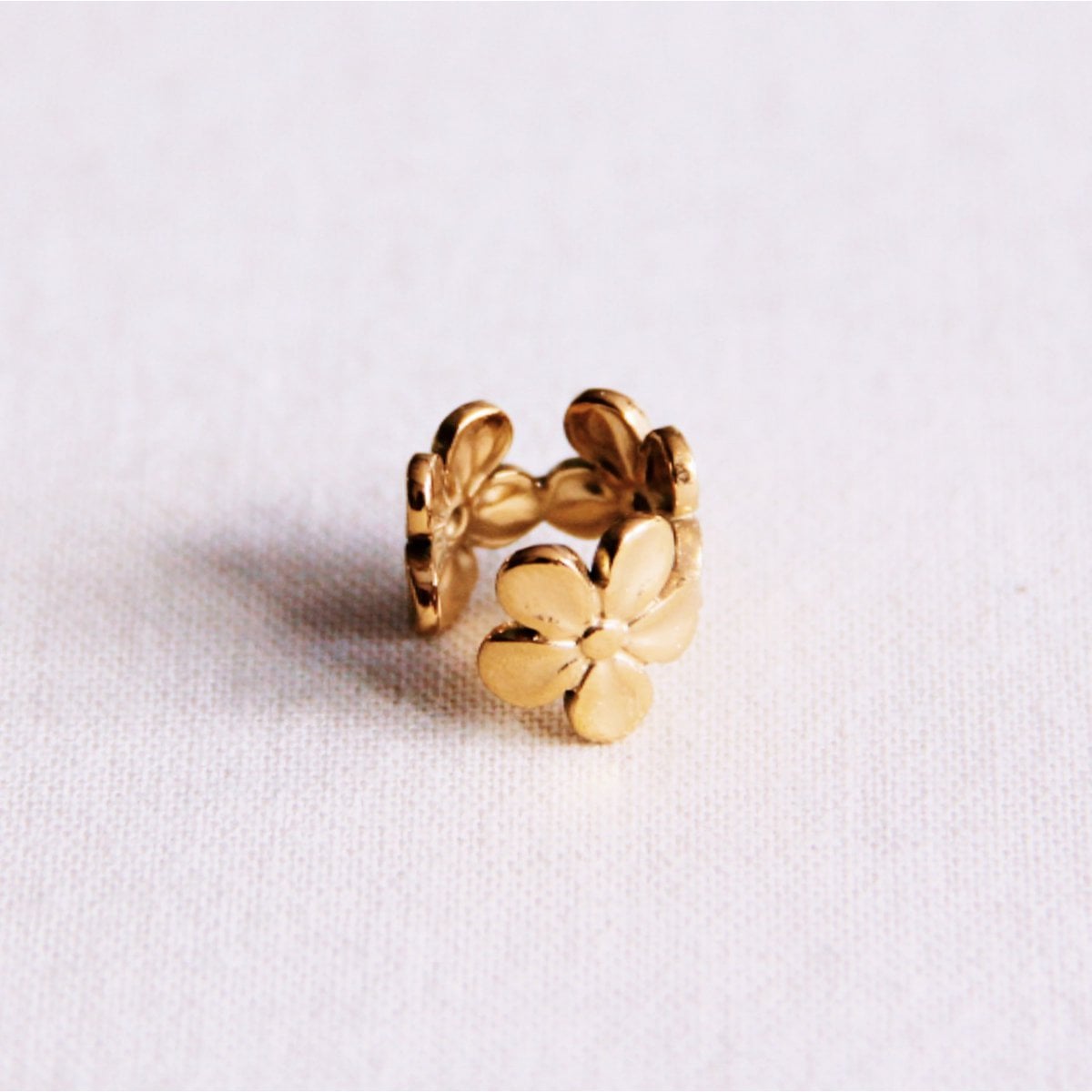 Oorbloemen - goud - Selva & Co