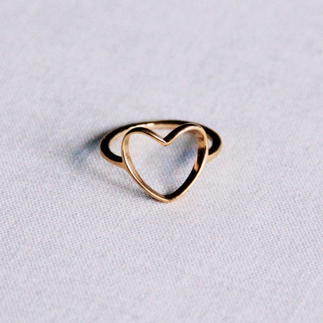 Steel ring with open heart - gold - Selva & Co