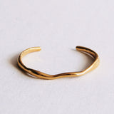 Bangle wave small - gold - Selva & Co