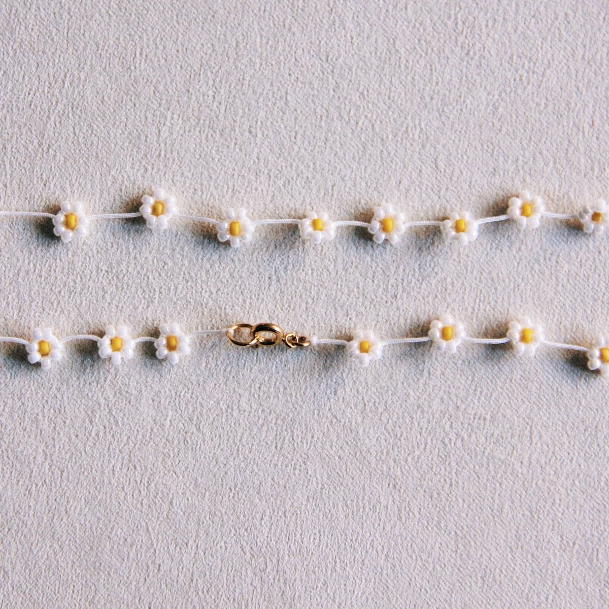 Daisy flower necklace - white/yellow - FI101 - Selva & Co