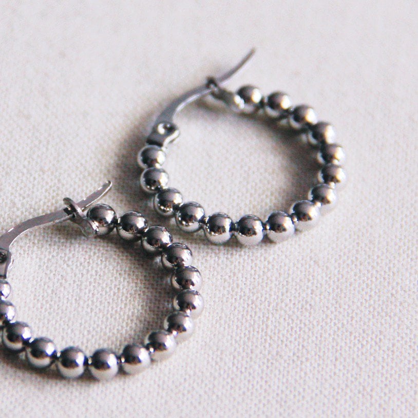 Roestvrijstalen creolen 20mm balletjes – zilver - Selva & Co
