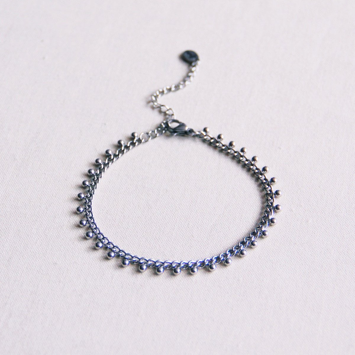 Stalen armband met ketting en bolletjes - zilver - Selva & Co