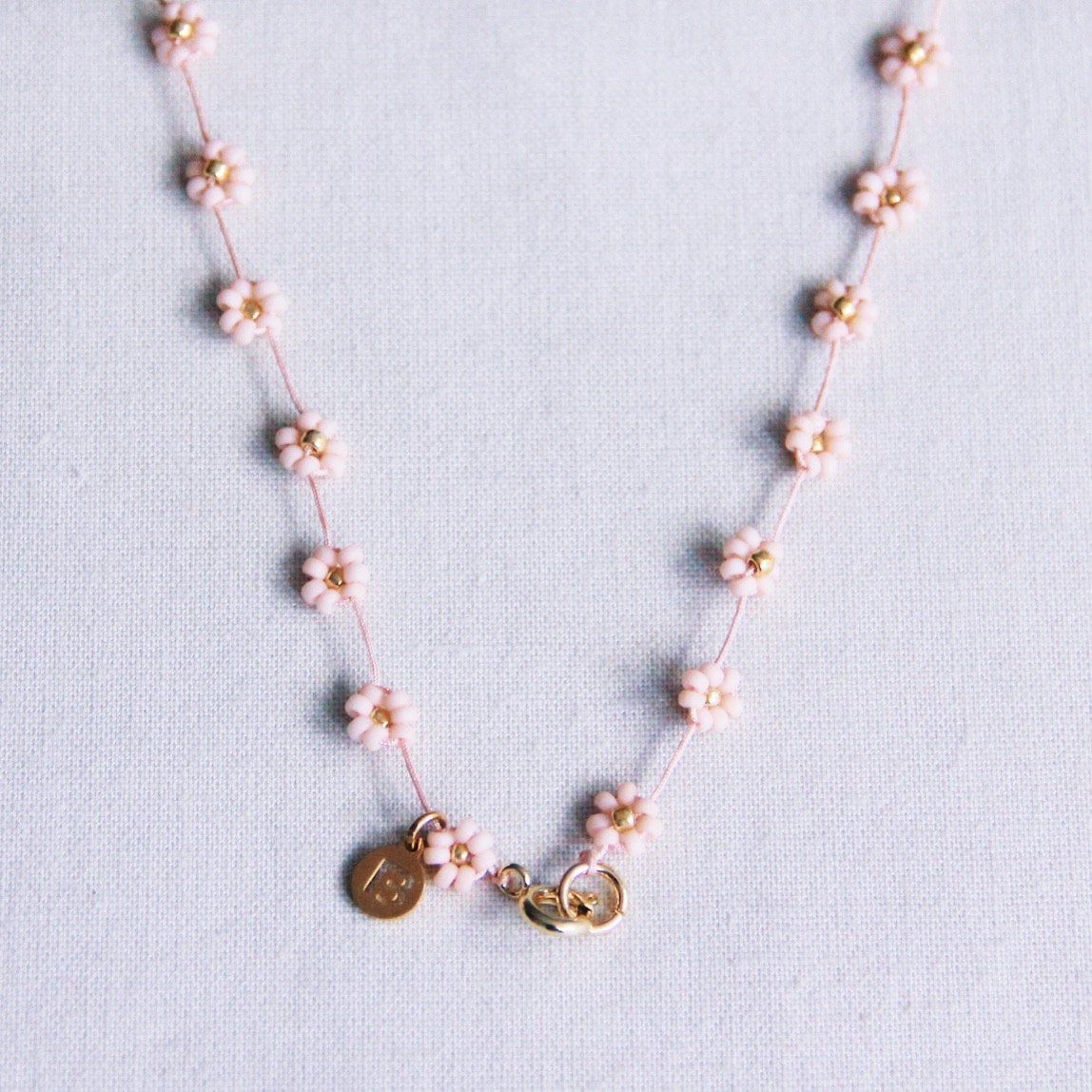 Daisy flower  necklace - nude/gold - FI100 - Selva & Co
