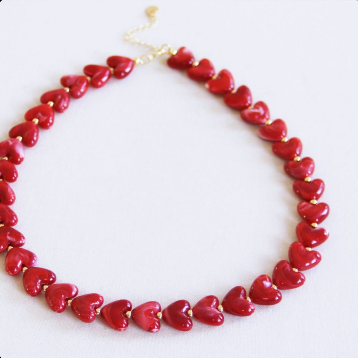 Kralenketting van hartenhars - rood - Selva & Co