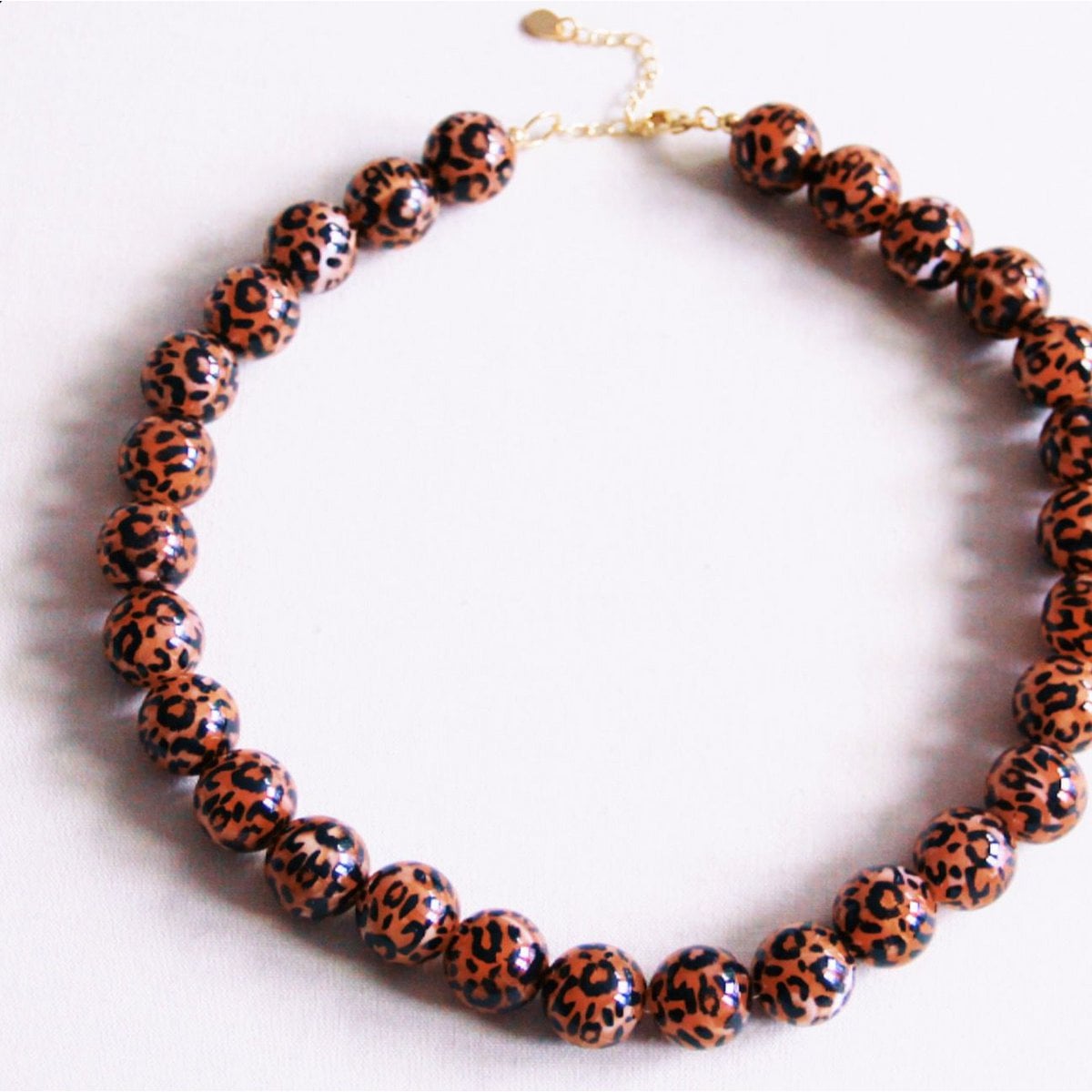 Resin beaded necklace XL - leopard print - Selva & Co