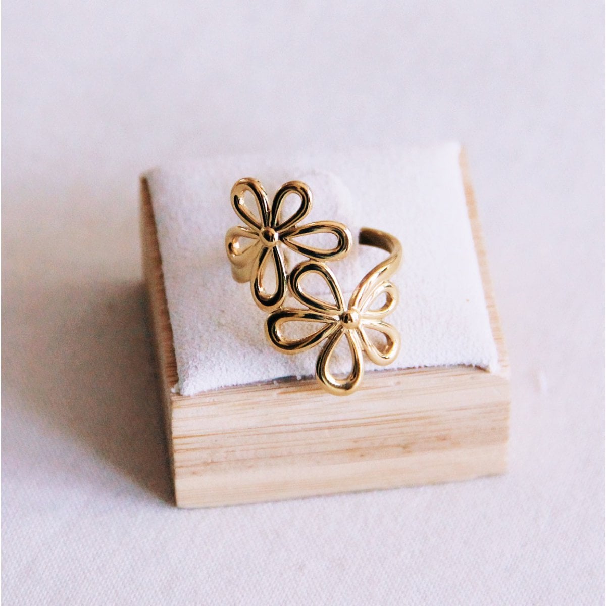Verstelbare bloemenring - goud - Selva & Co