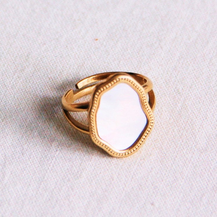 Statement ring met ovale steen - parelmoer - Selva & Co