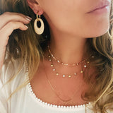 Oorbel van roestvrij staal met resin druppel - oudroze/goud - Selva & Co