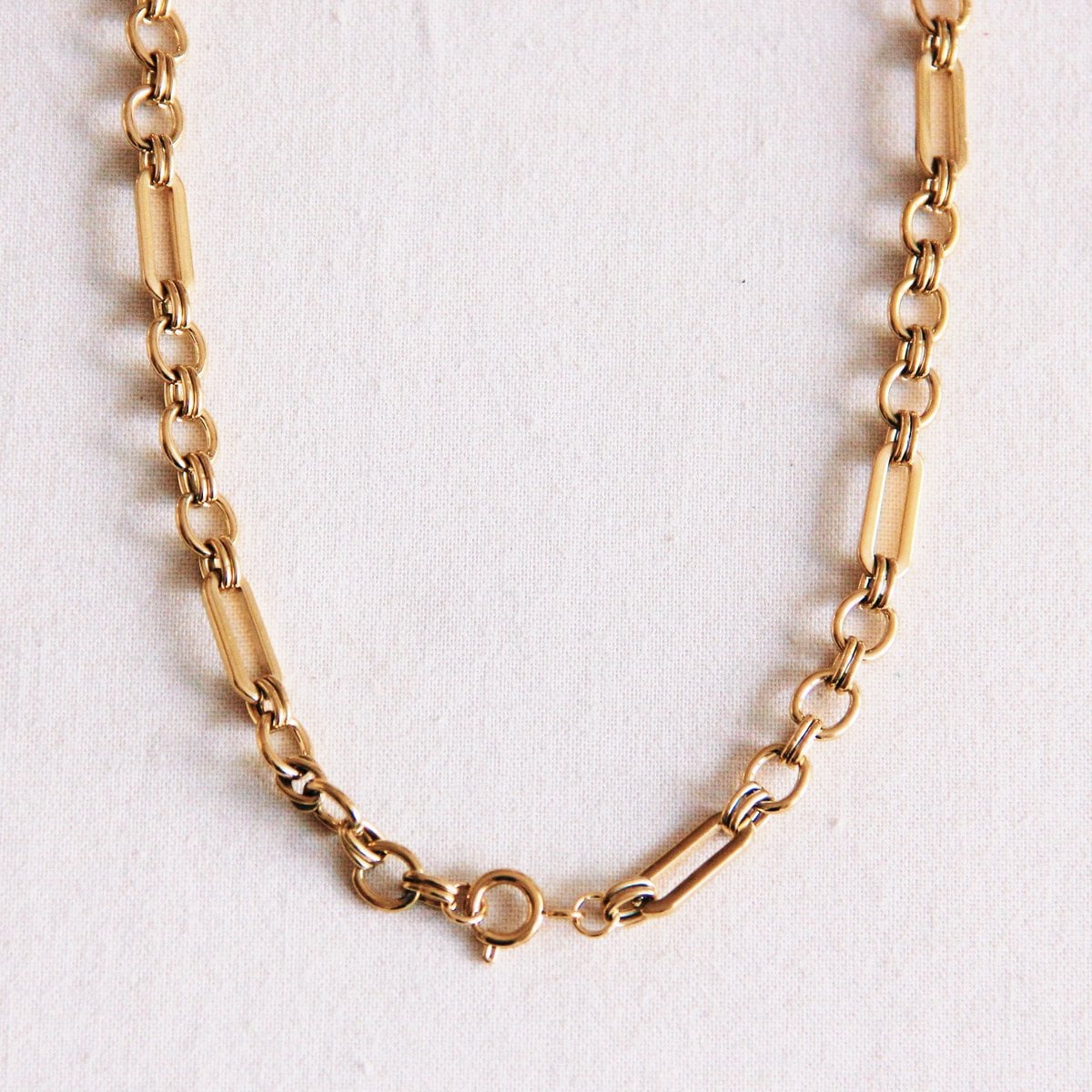 Short chain choker with round clasp - Selva & Co