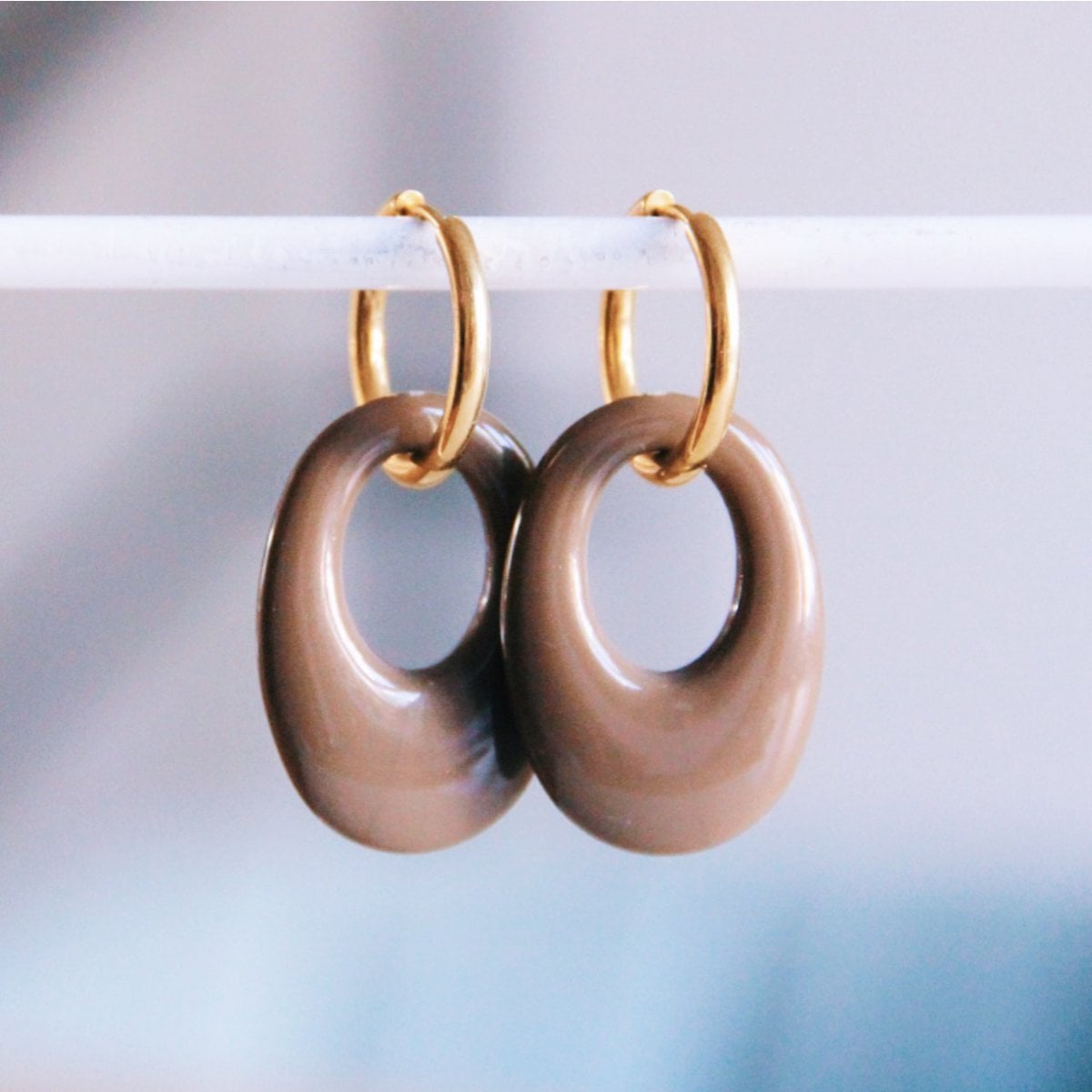 Earring with resin drop – mocha - Selva & Co