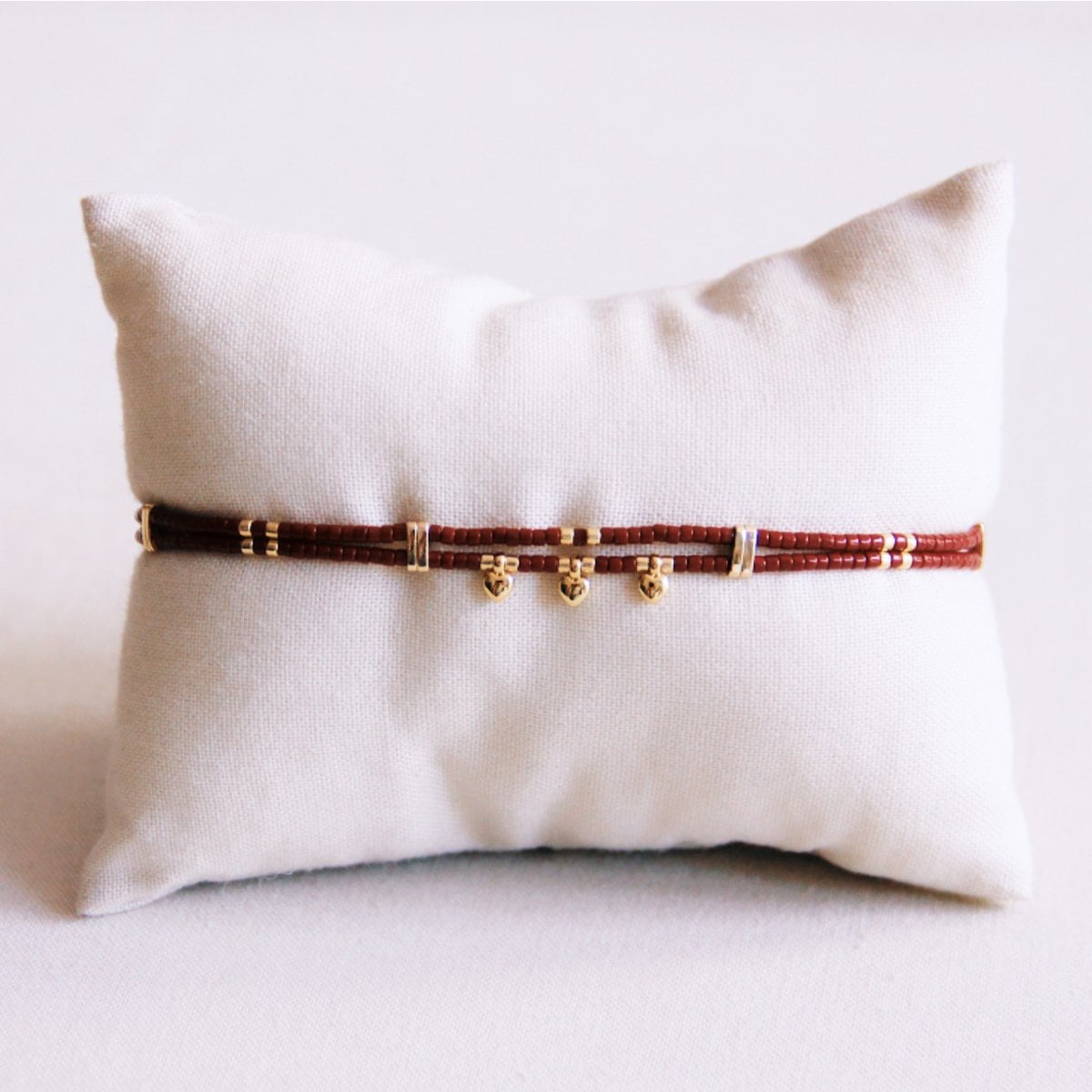 Double miyuki bracelet with 3 mini hearts - dark brown - Selva & Co