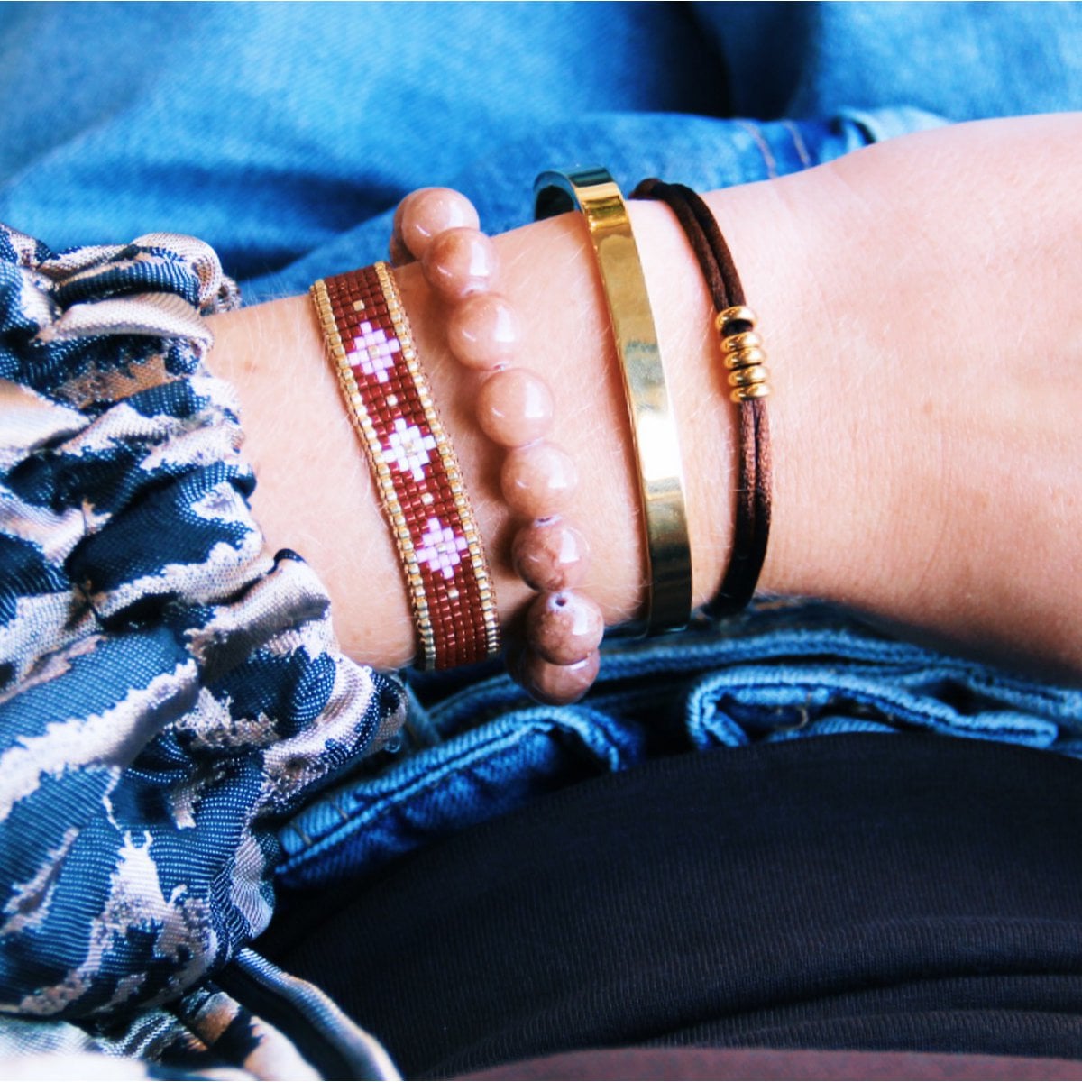 Double miyuki bracelet with 3 mini hearts - dark brown - Selva & Co