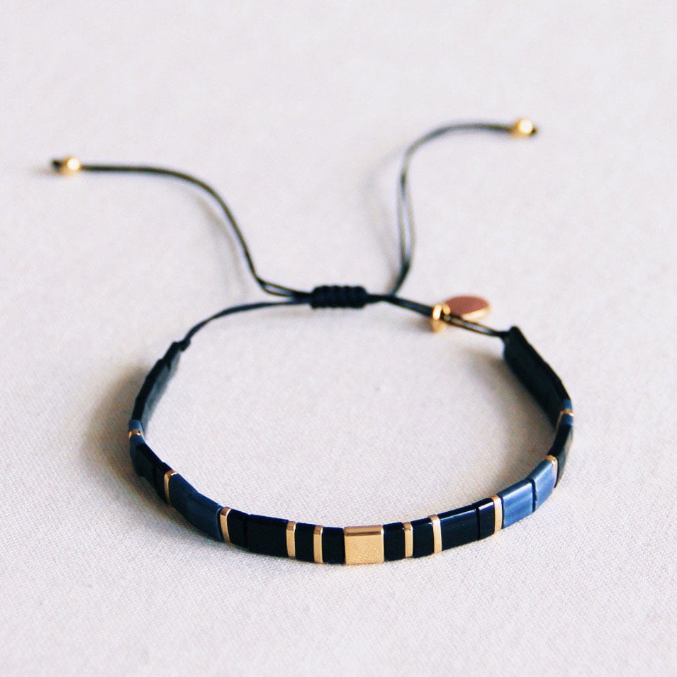Tilabead armband zwart/goud verguld - Selva & Co