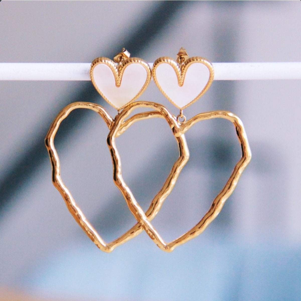 Statement earring with mother of pearl and open heart - Selva & Co