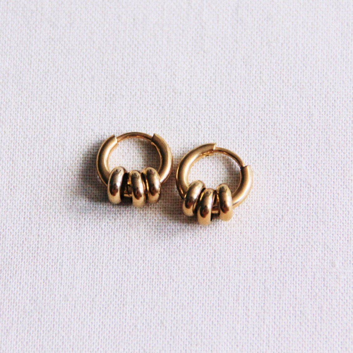 SS300 - Stainless steel creole with 3 rings - gold - Selva & Co