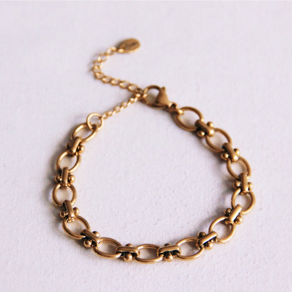 Gekoppelde kettingarmband - goud - Selva & Co