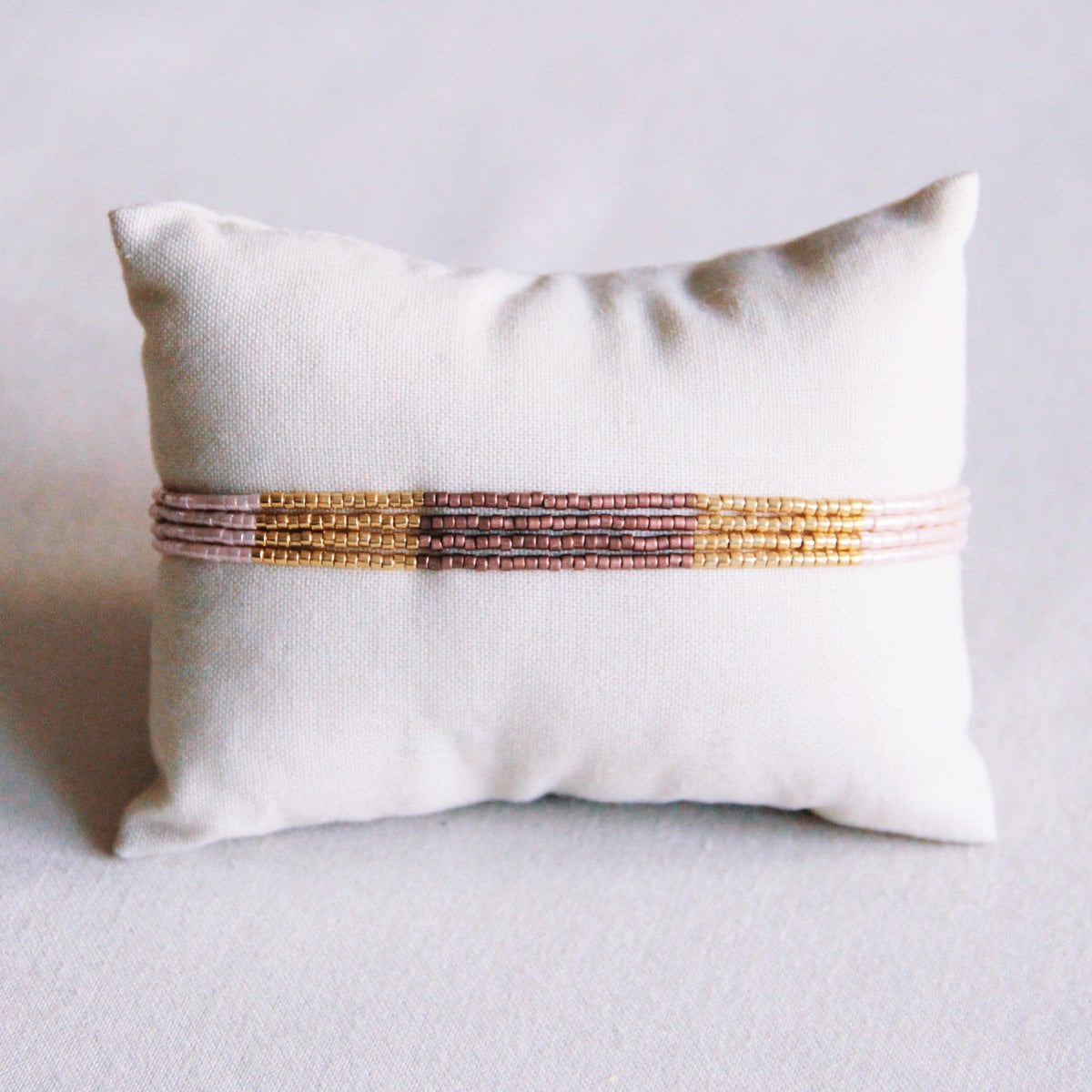 Viervoudige miyuki armband - naakt/taupe/goud verguld - Selva & Co