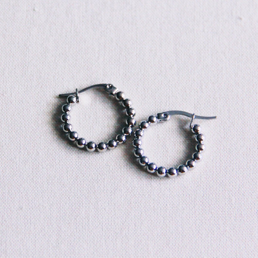Roestvrijstalen creolen 20mm balletjes – zilver - Selva & Co